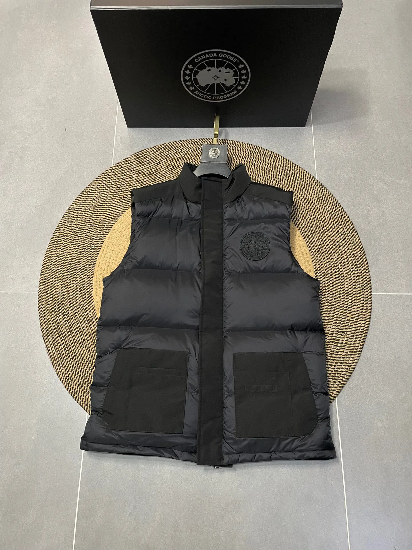 P560 Correct Version Top Replica] 2057MW Paradigm Freestyle Vest-WD Men's Model. Color: White Black Size: XS S M L XL XXL
